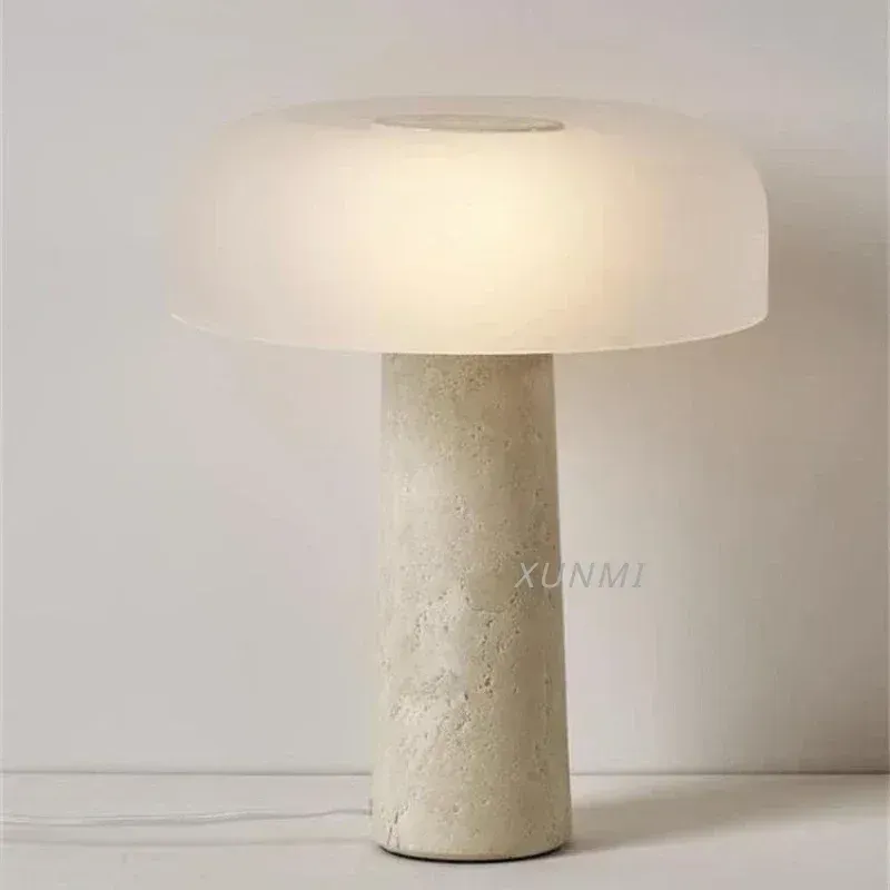 Lampa Podłogowa z Kamienną Podstawą