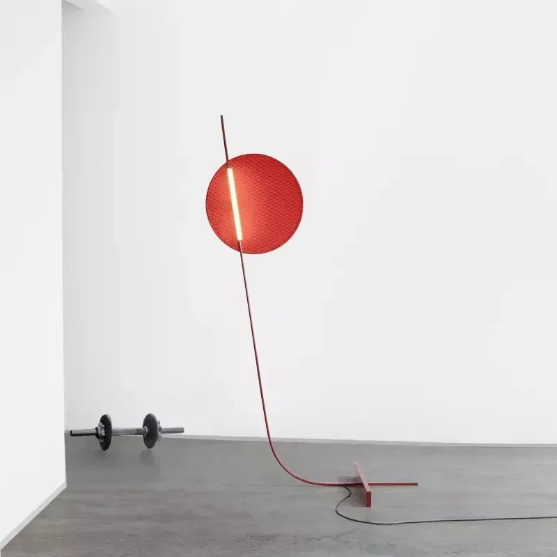 Lampa stojąca podłogowa czerwona - do salonu