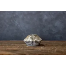 Świecznik złoty dekoracyjny na 1 tealight Dodo – HW 2 | Betonowy akcent w stylu retro