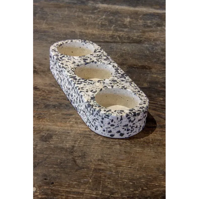 Świecznik betonowy z czarnym marmurem na 3 tealighty Dodo – BG 3 | Nowoczesna dekoracja handmade